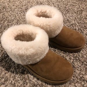 UGG classic mini fluff women’s boots size 7